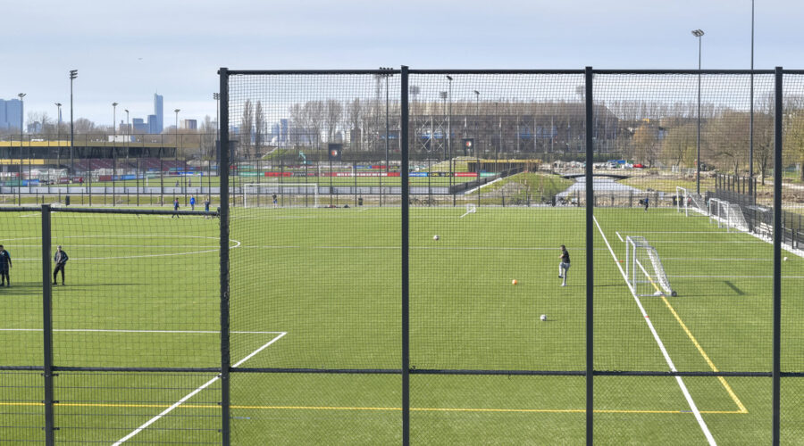 Voetbalveld