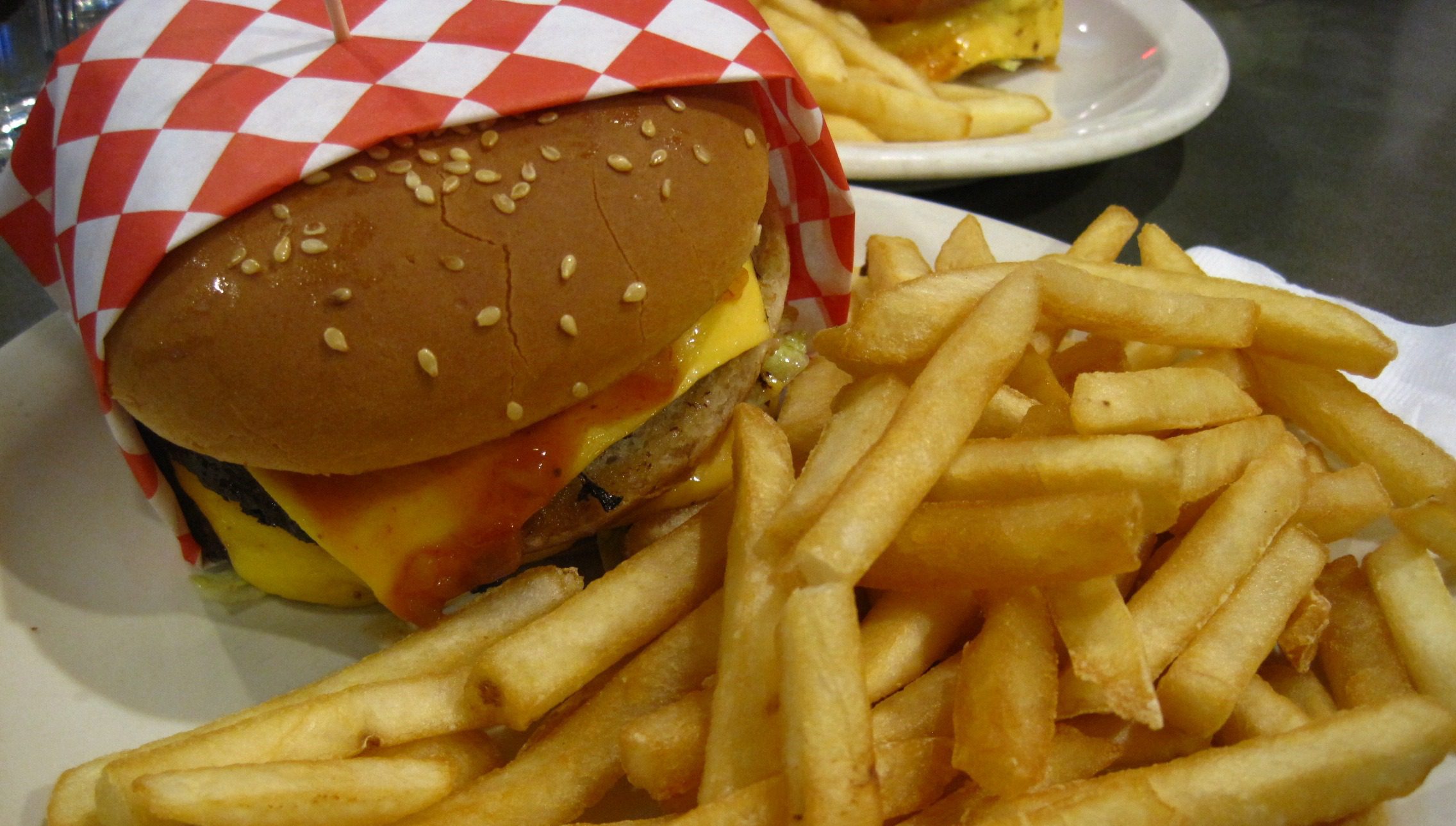 Vervolgonderzoek: Rotterdam onverminderd een fastfoodparadijs
